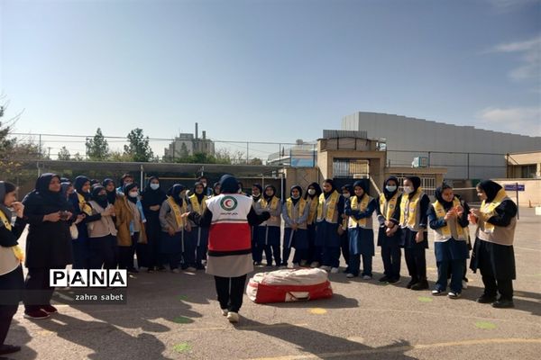 برگزاری دوره دوم کارگاه آموزشی یاور مربیان  دختر ناحیه 3 شیراز