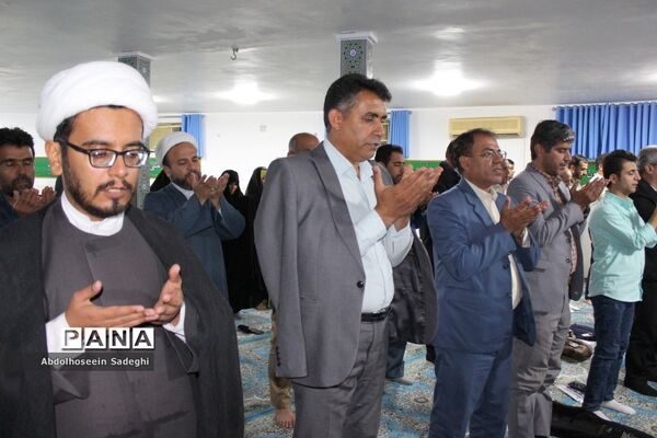 نماز جماعت معاونان و کارشناسان حوزه پرورشی ادارات آموزش و پرورش شهرستان‌ها و مناطق استان بوشهر