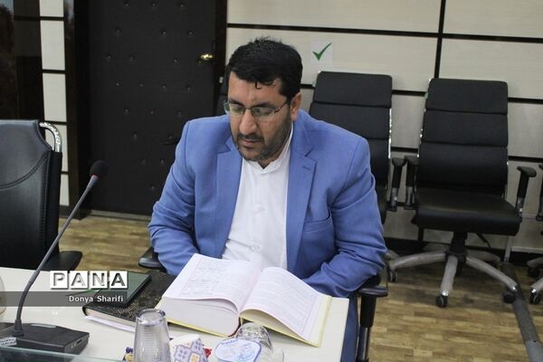 نشست هم‌اندیشی معاونان پرورشی و تربیت‌بدنی شهرستان‌ها و مناطق آموزش و پرورش استان بوشهر