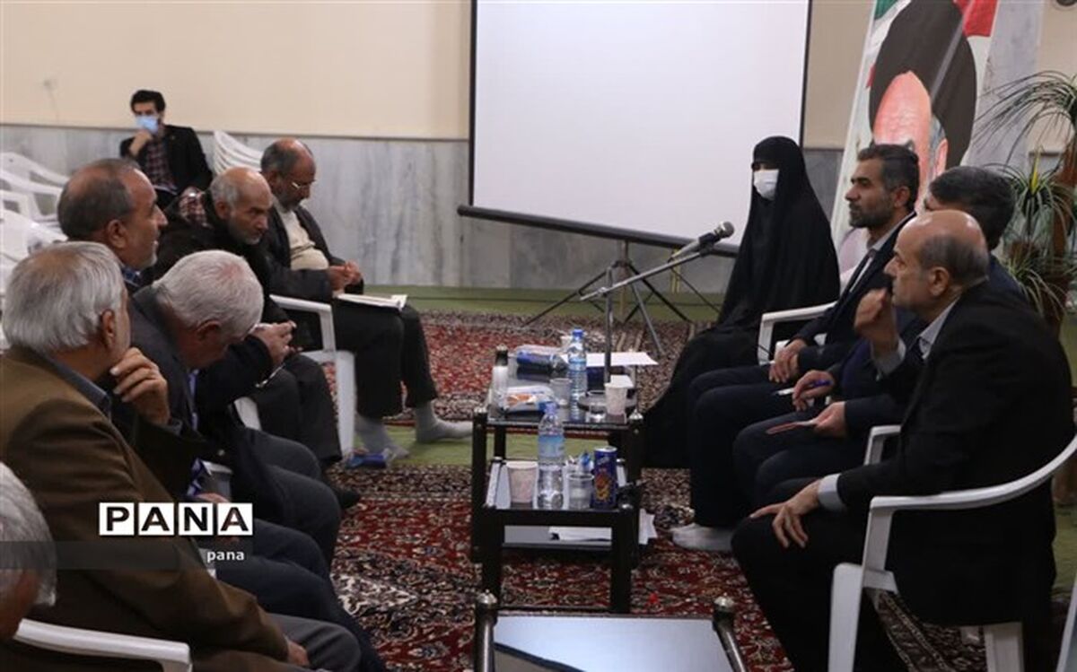 راویان دفاع مقدس گنجینه ارزشمند دوران طلایی دفاع مقدس را به نسل جدید منتقل می کنند