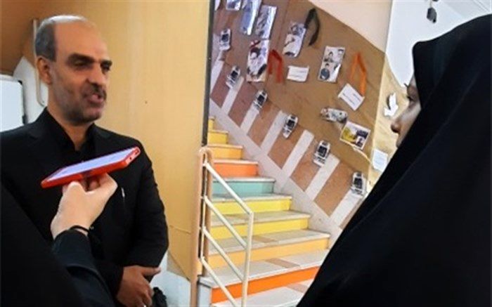 مطالعه کتاب از بهترین راه های آشنایی نوجوانان با فرهنگ شهادت است