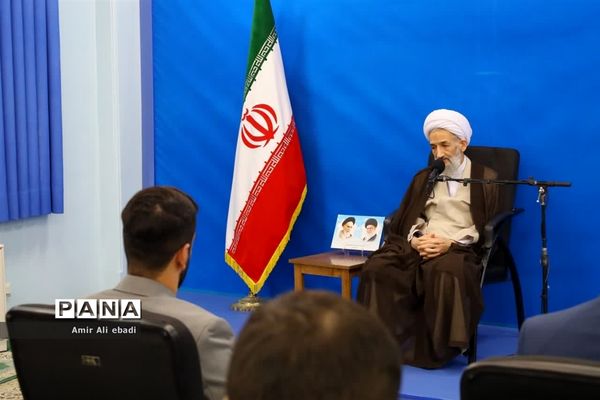 دیدار اعضای بسیج دانشجویی با نماینده ولی فقیه