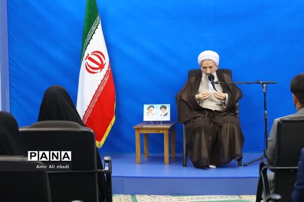 دیدار اعضای بسیج دانشجویی با نماینده ولی فقیه