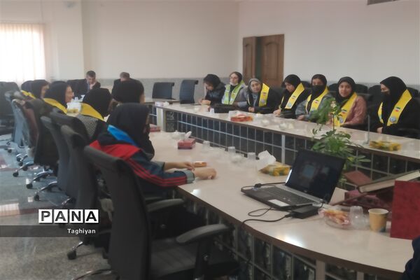 نشست مدیر سازمان دانش‌آموزی استان اصفهان با اعضای مجلس دانش آموزی و خبرگزاری پانای شهرستان گلپایگان