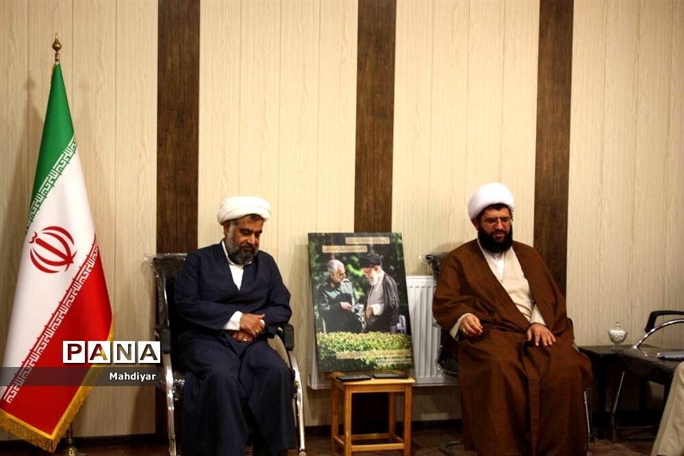 جلسه کمیته فرهنگی در دفتر امام جمعه بخش جوادآباد