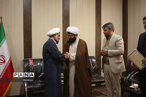 جلسه کمیته فرهنگی در دفتر امام جمعه بخش جوادآباد