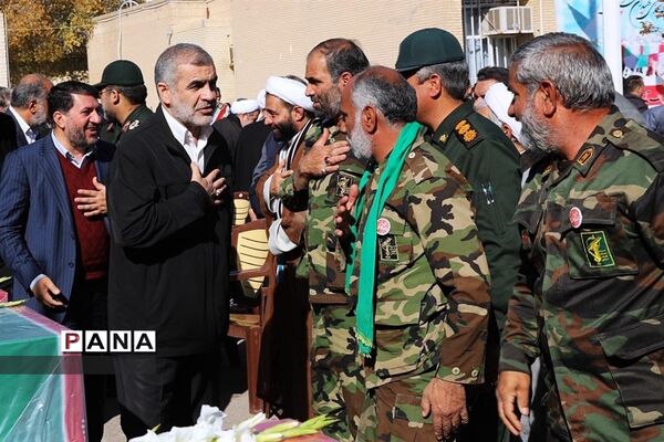 تشییع پیکر 15 شهید گلگون کفن تازه تفحص شده در یزد