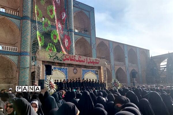 تشییع پیکر 15 شهید گلگون کفن تازه تفحص شده در یزد