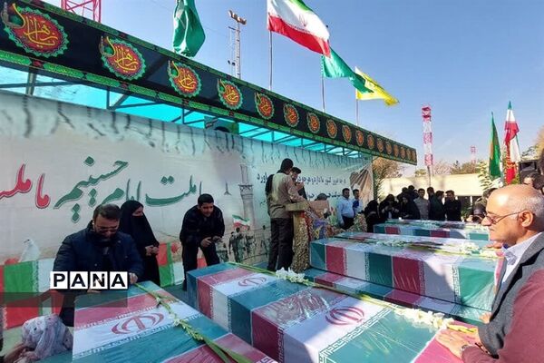 تشییع پیکر 15 شهید گلگون کفن تازه تفحص شده در یزد