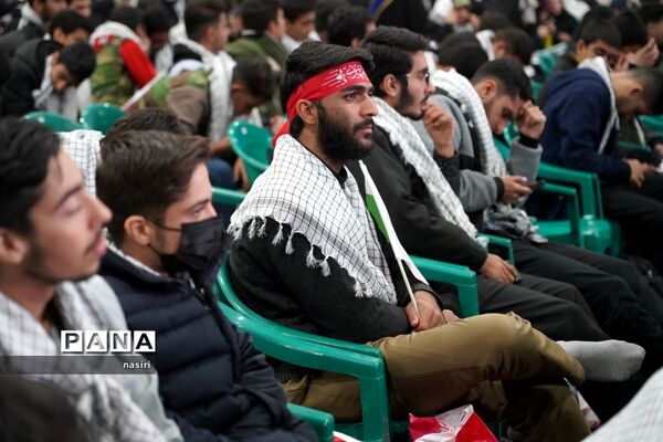 مجمع فرماندهان پیشگام بسیج دانش‌آموزی اصفهان در گلزار شهدا