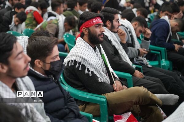 مجمع فرماندهان پیشگام بسیج دانش‌آموزی اصفهان در گلزار شهدا