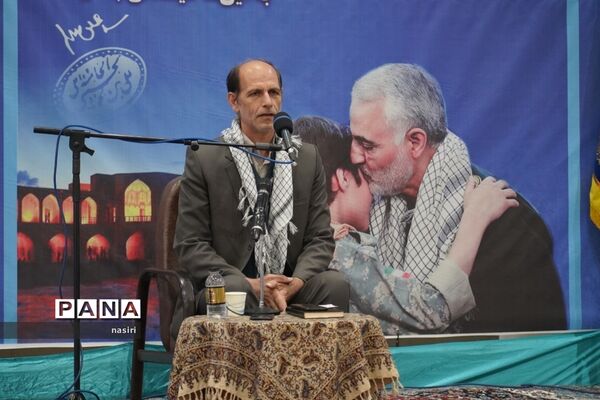 مجمع فرماندهان پیشگام بسیج دانش‌آموزی اصفهان در گلزار شهدا