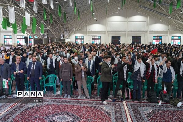مجمع فرماندهان پیشگام بسیج دانش‌آموزی اصفهان در گلزار شهدا