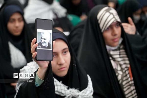 مجمع فرماندهان پیشگام بسیج دانش‌آموزی اصفهان در گلزار شهدا