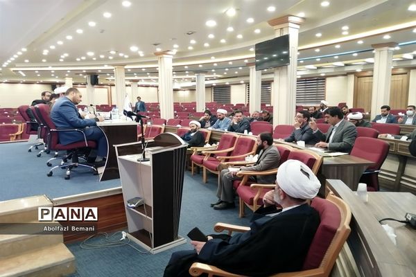 نشست رابطین کمیته‌های همکاری حوزه و آموزش و پرورش در قم