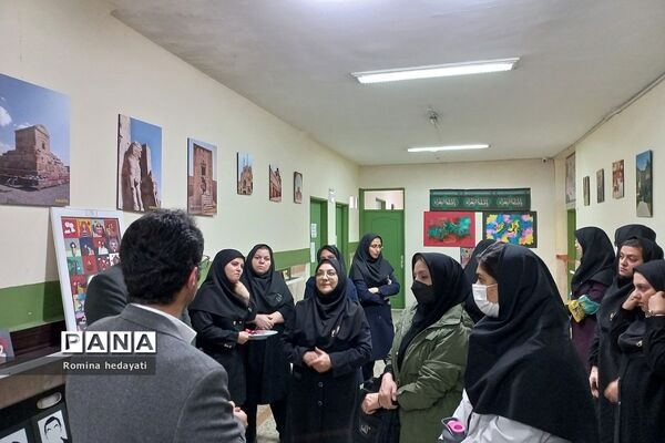 برگزاری نمایشگاه شمیم یاس در هنرستان مبتکران رودهن
