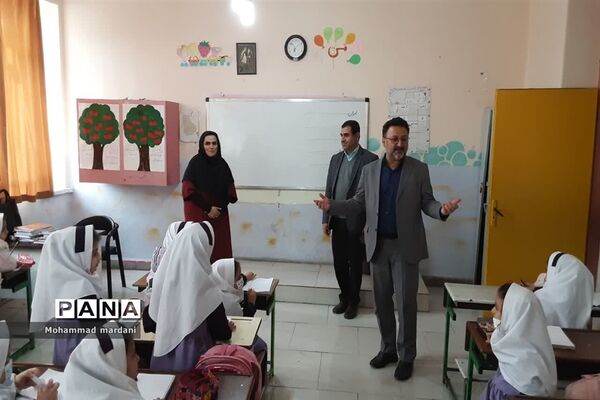 برگزاری جشن یلدایی با دانش‌آموزان مدرسه نرجس ناحیه دو ساری