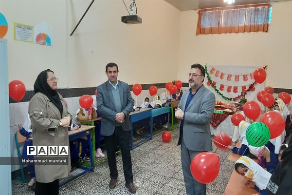 برگزاری جشن یلدایی با دانش‌آموزان مدرسه نرجس ناحیه دو ساری