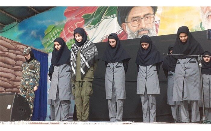 اردوی یک روزه  دانش‌آموزان شرکت‌کننده در جشنواره مدرسه‌ای یازده کلاس یازده سرود در استان اصفهان /فیلم