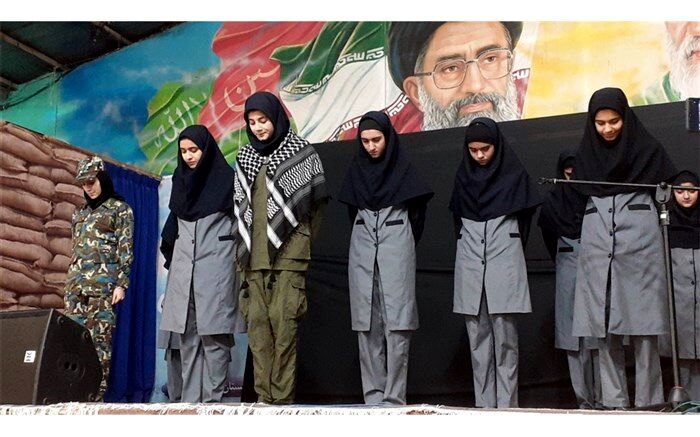 اردوی یک روزه  دانش‌آموزان شرکت‌کننده در جشنواره مدرسه‌ای یازده کلاس یازده سرود در استان اصفهان /فیلم