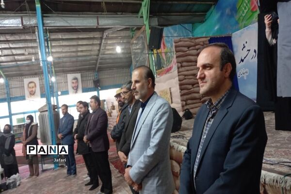 جشنواره (مدرسه ای یازده کلاس یازده سرود) در مدرسه ندای اسلام در استان اصفهان