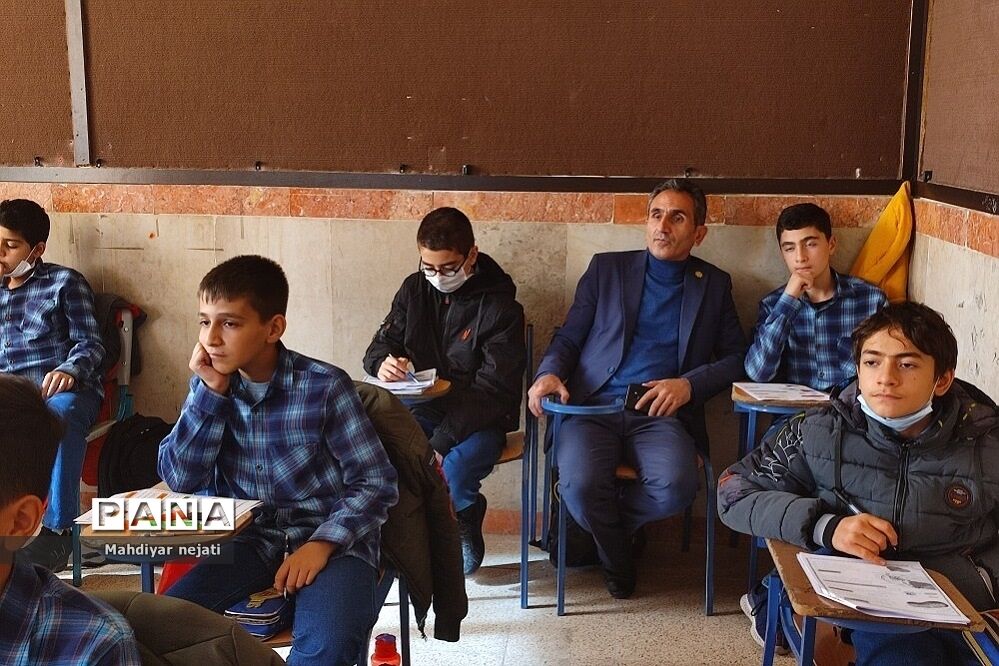 بازدید رئیس امور مدارس سمپاد کشور از مدرسه استعدادهای درخشان شهید بهشتی رودهن
