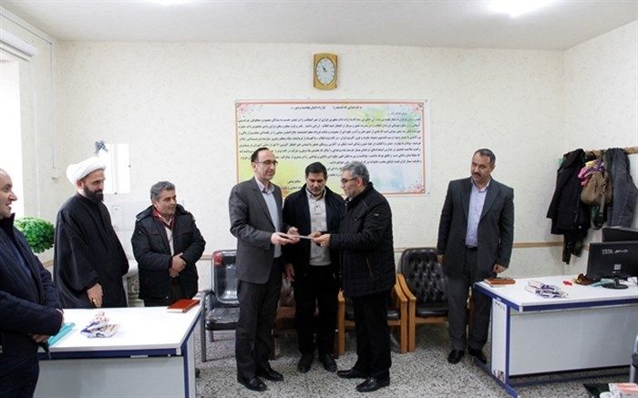 تودیع و معارفه مدیر دبیرستان هیات امنایی امید انقلاب ناحیه یک اردبیل