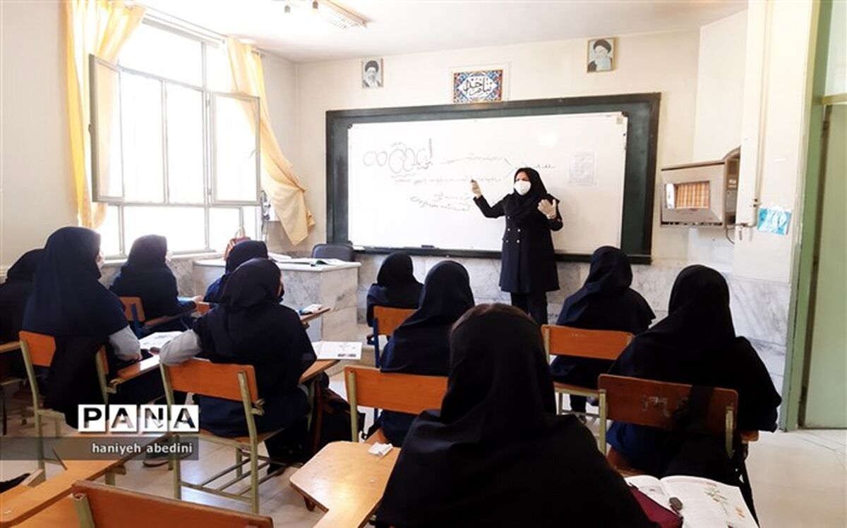 باید معلمان و مدیران مدارس نسبت به مسائل کشور کاملا اشراف ‌داشته باشند