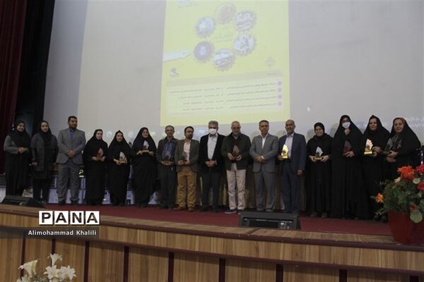 آئین تجلیل از دانش‌آموزان پژوهشگر در استان فارس