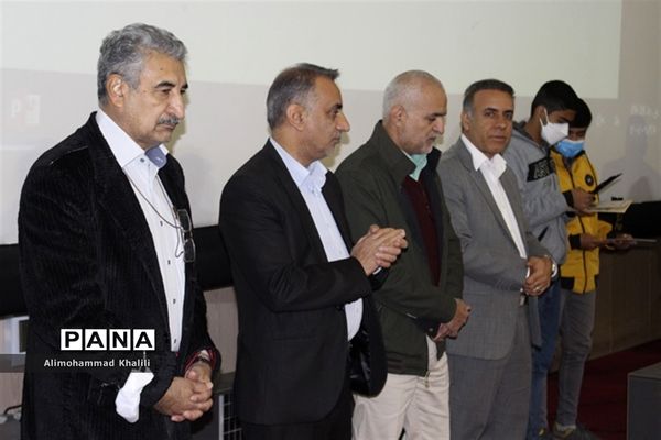 آئین تجلیل از دانش‌آموزان پژوهشگر در استان فارس