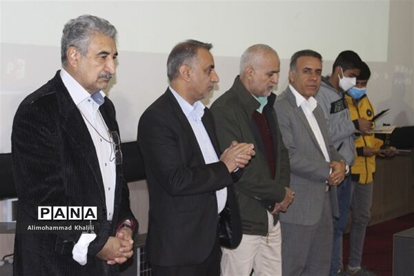 آئین تجلیل از دانش‌آموزان پژوهشگر در استان فارس