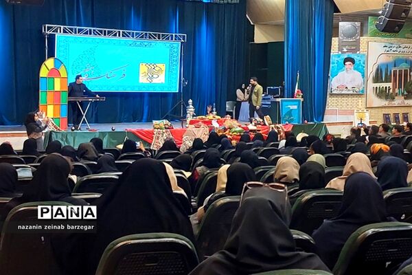 آیین تجلیل از منتخبین جشنواره های فرهنگی هنری آموزش و پرورش ناحیه 3 شیراز