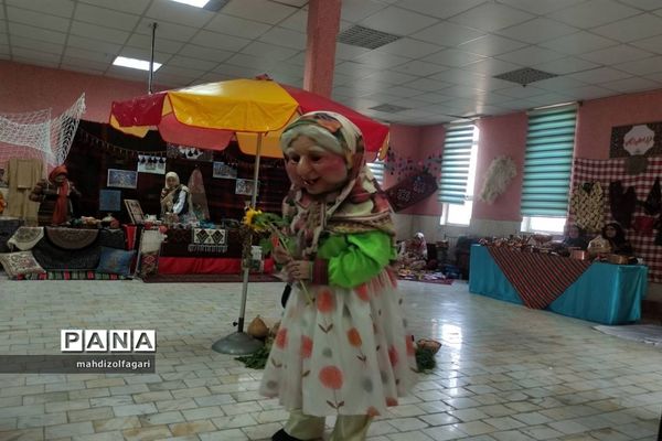 جشنواره ایران شناسی آموزشگاه ابتدایی هیئت امنایی شهید مقدم ناحیه دو شهرری