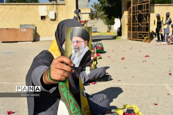 مراسم تشییع شهید گمنام در دبیرستان قاضی گله دار استان فارس