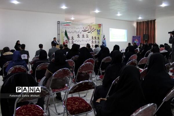 افتتاح اولین مدرسه متاورس استان و تجلیل از برگزیدگان پژوهشی شهرستان سمنان