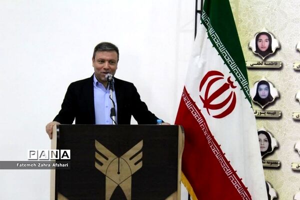 افتتاح اولین مدرسه متاورس استان و تجلیل از برگزیدگان پژوهشی شهرستان سمنان