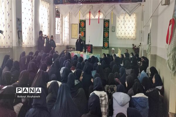 استقبال دانش‌آموزان اردکانی از شهدای گمنام