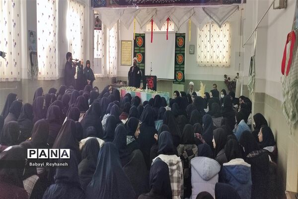 استقبال دانش‌آموزان اردکانی از شهدای گمنام