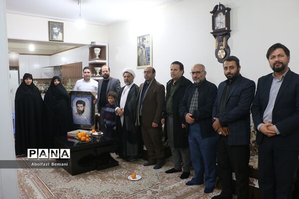 دیدار رئیس سازمان نهضت سواد‌آموزی با خانواده های شهدا در قم