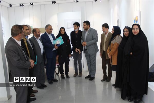 برپایی نمایشگاه دستاوردهای استانی فعالان و برگزیدگان عرصه پژوهش و فناوری در اداره کل آموزش و پرورش فارس