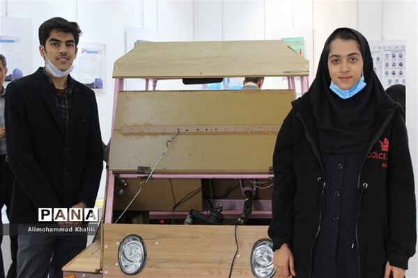 برپایی نمایشگاه دستاوردهای استانی فعالان و برگزیدگان عرصه پژوهش و فناوری در اداره کل آموزش و پرورش فارس