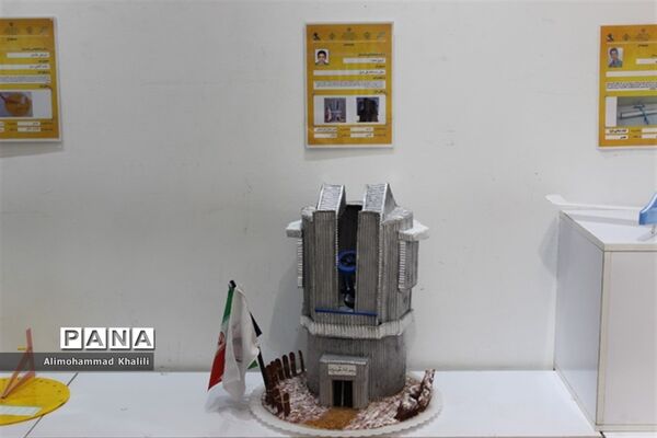 برپایی نمایشگاه دستاوردهای استانی فعالان و برگزیدگان عرصه پژوهش و فناوری در اداره کل آموزش و پرورش فارس