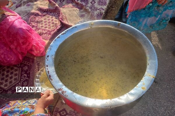 جشنواره غذای سنتی چهارمحال وبختیاری و شب یلدا در دبیرستان مرضیه