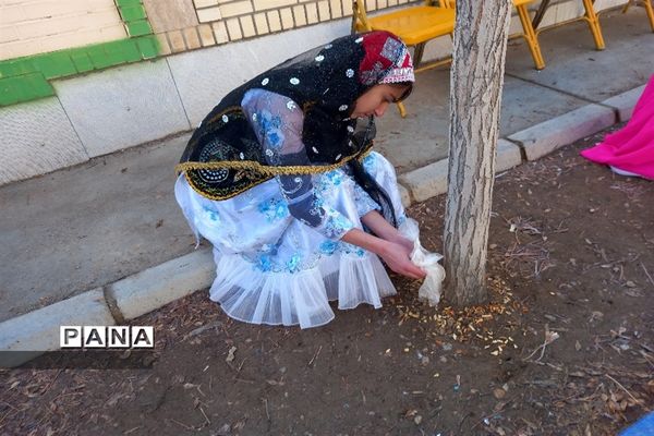 جشنواره غذای سنتی چهارمحال وبختیاری و شب یلدا در دبیرستان مرضیه