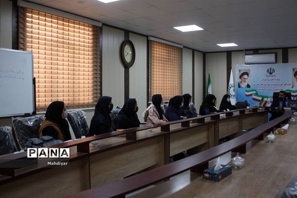 جلسه و دوره آموزش خبرنگاری دانش‌آموزان در جوادآباد