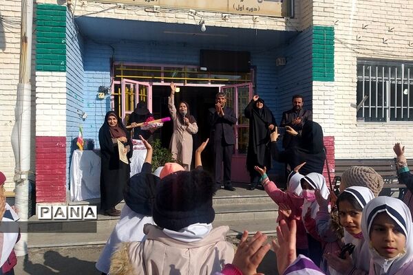 حضور صمیمی مدیرکل آموزش و پرورش شهرستان‌های استان تهران در مدرسه فرزانگان و  اندیشه رودهن