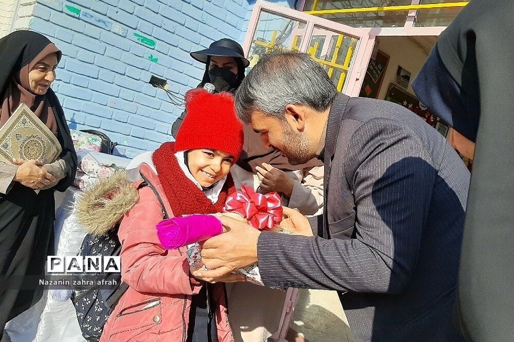 حضور صمیمی مدیرکل آموزش و پرورش شهرستان‌های استان تهران در مدرسه فرزانگان و  اندیشه رودهن