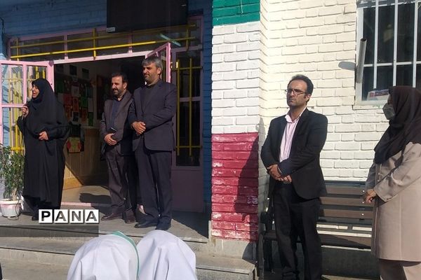 حضور صمیمی مدیرکل آموزش و پرورش شهرستان‌های استان تهران در مدرسه فرزانگان و  اندیشه رودهن