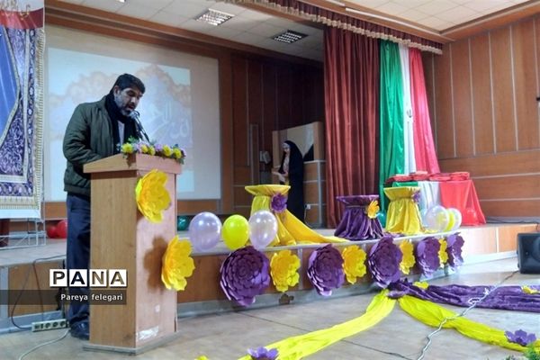 آیین تجلیل از رتبه‌های برتر آزمون سراسری در شهرستان قرچک