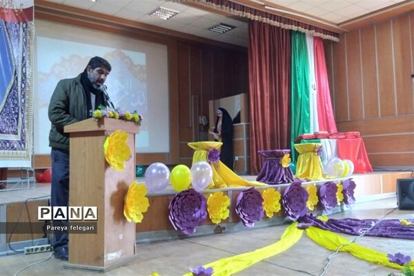 آیین تجلیل از رتبه‌های برتر آزمون سراسری در شهرستان قرچک
